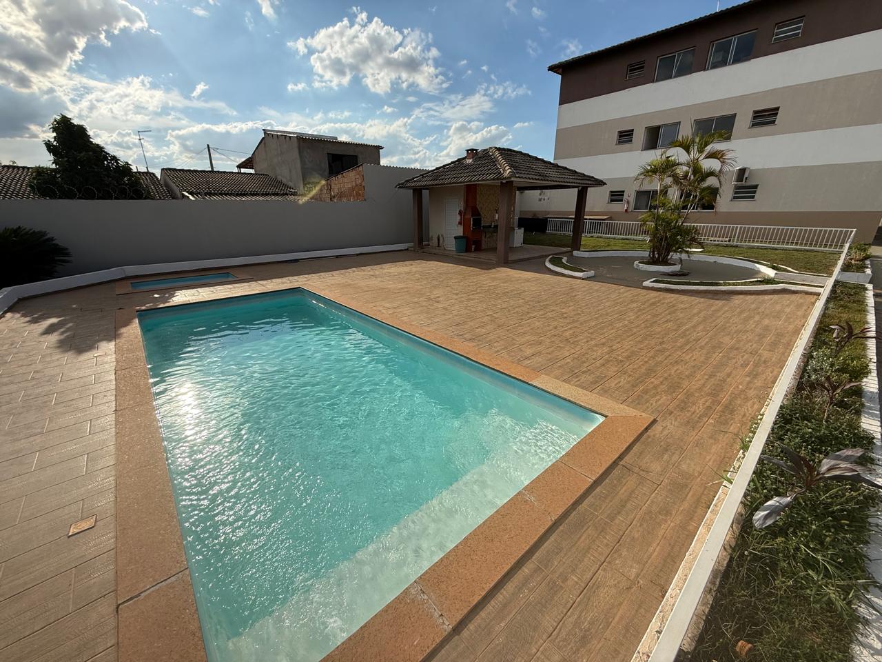 Piscina e área de lazer